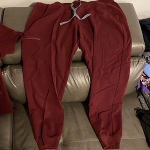 Maroon figs joggers